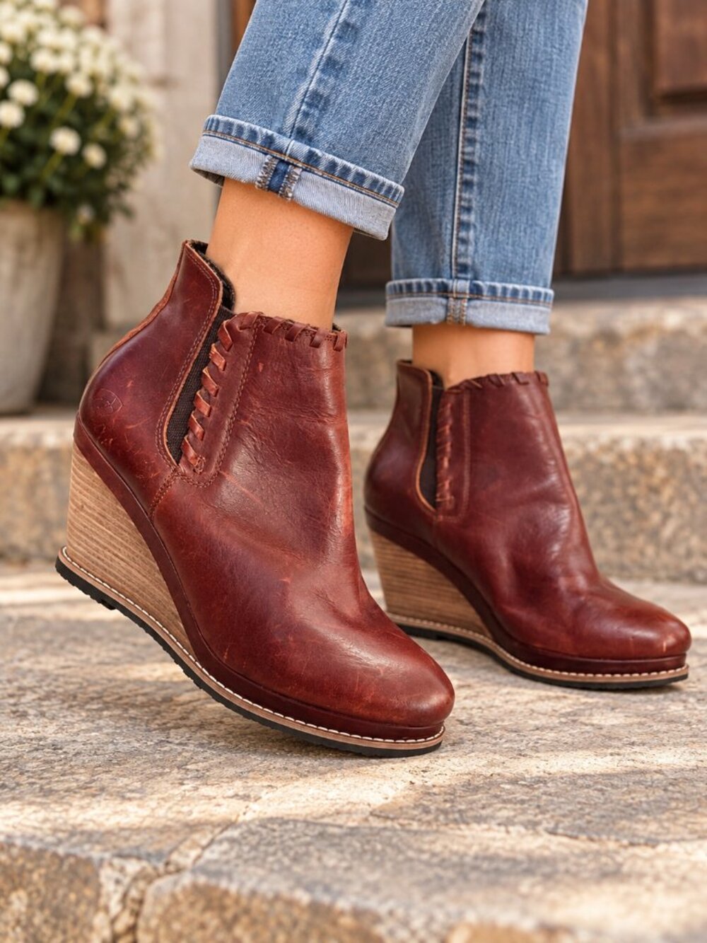 Ariat Womenโs Size 7 Brown Leather Wedge Ankle Boots Western Chelsea Booties